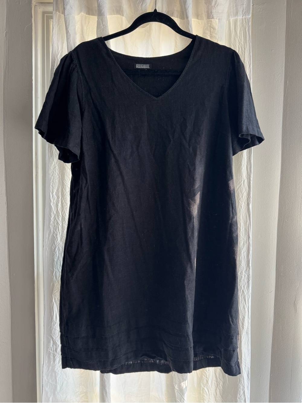 Nicole Miller Black V-Neck Flutter Sleeve Midi Dress
